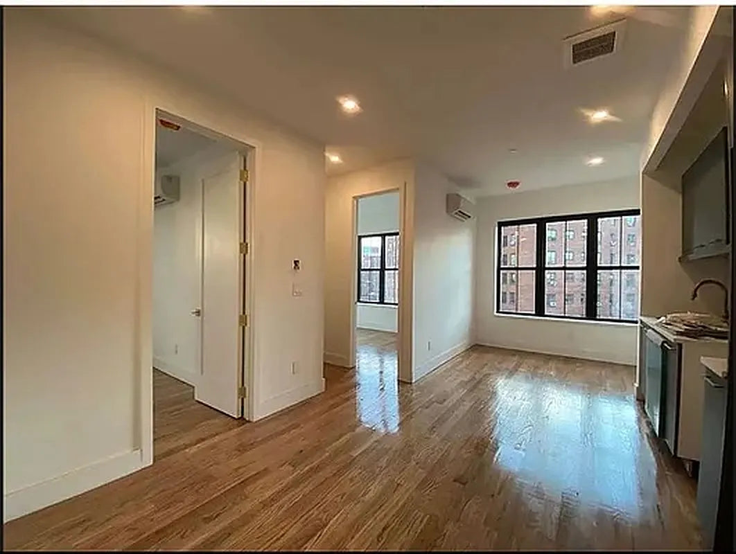 Elegant 4-Bedroom, 3-Bath Apartment in Bedford-Stuyvesant Brooklyn – Private Balcony & Rooftop Access