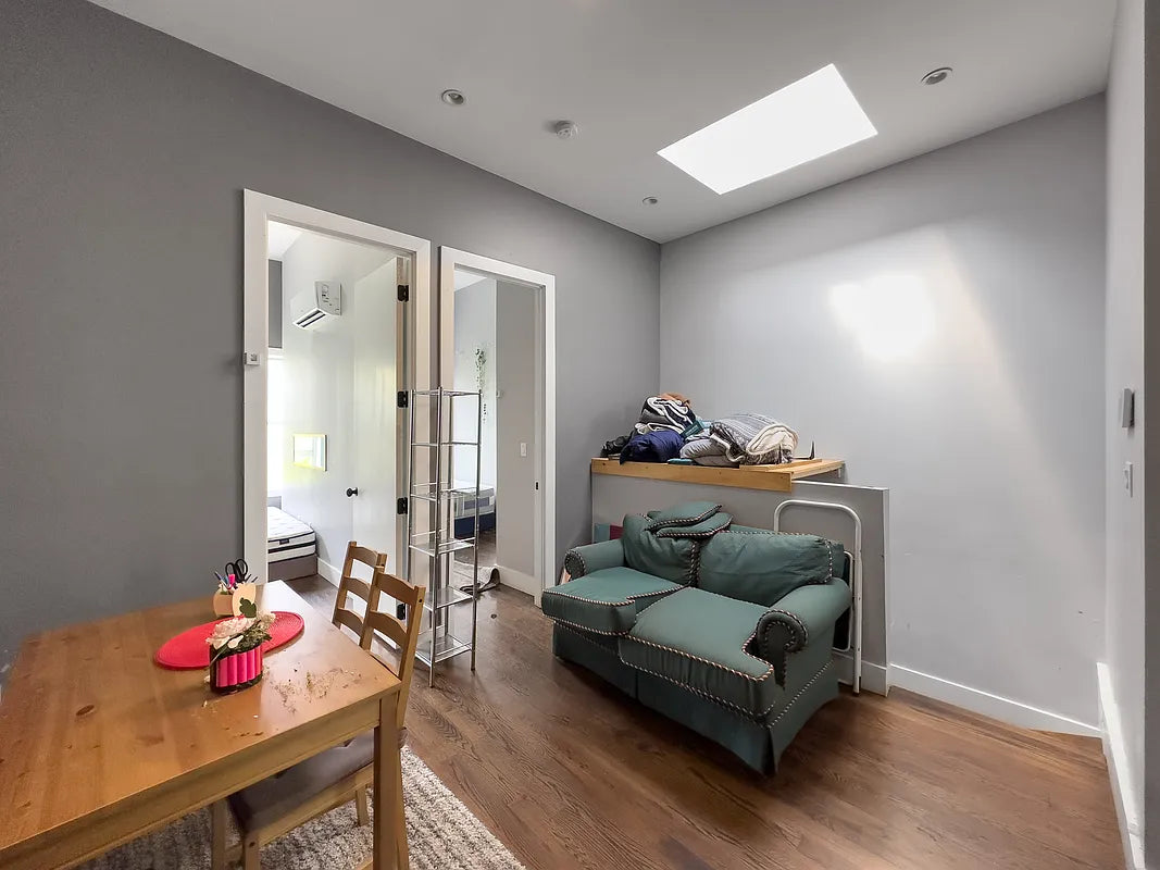 Modern 4-Bedroom Apartment in Crown Heights Brooklyn – Top Floor Unit