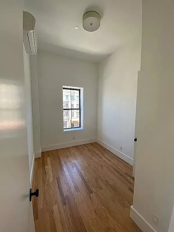 Spacious 3-Bedroom Apartment in Crown Heights, Brooklyn – Near 2/3/4/5 Trains