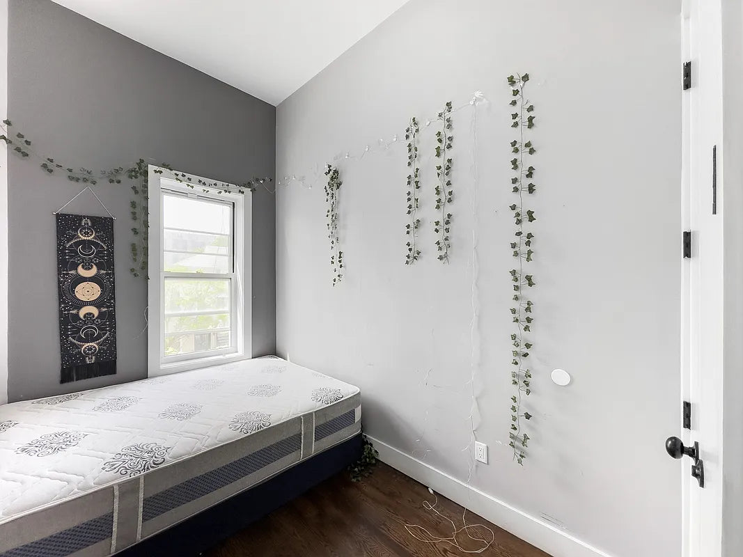 Modern 4-Bedroom Apartment in Crown Heights Brooklyn – Top Floor Unit