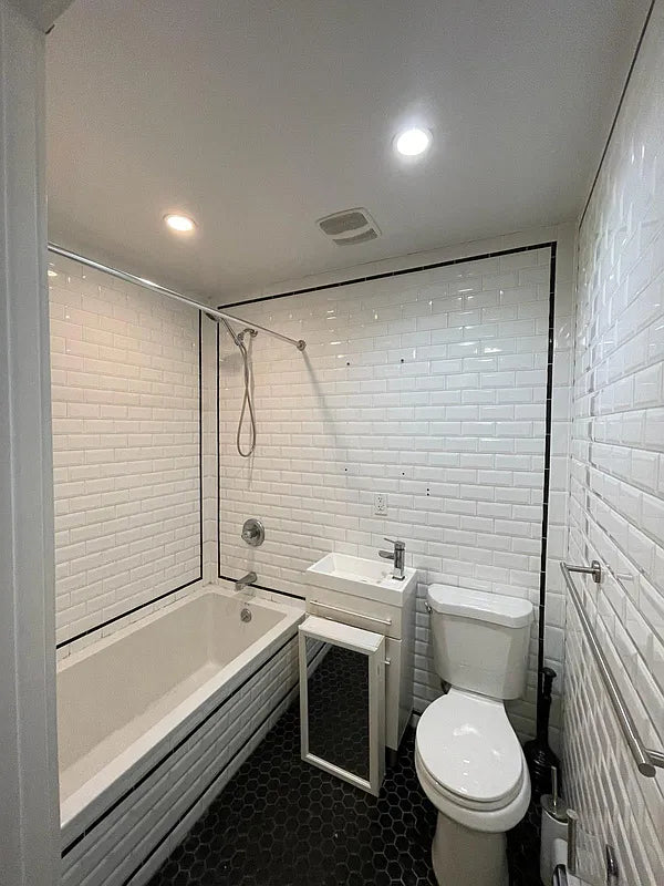 Spacious 3-Bedroom Duplex in Ocean Hill Brooklyn - Near Broadway Junction