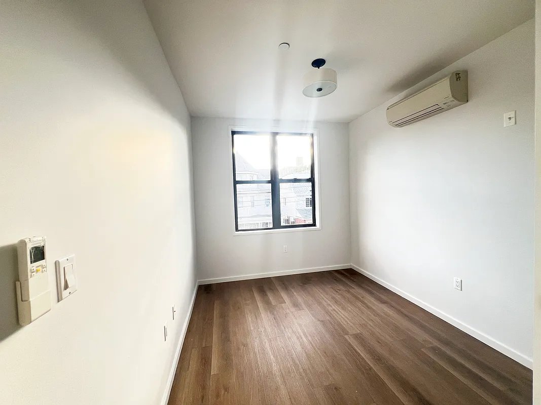Spacious 2-Bedroom Duplex in Flatbush, Brooklyn – Near 2/5/Q Trains