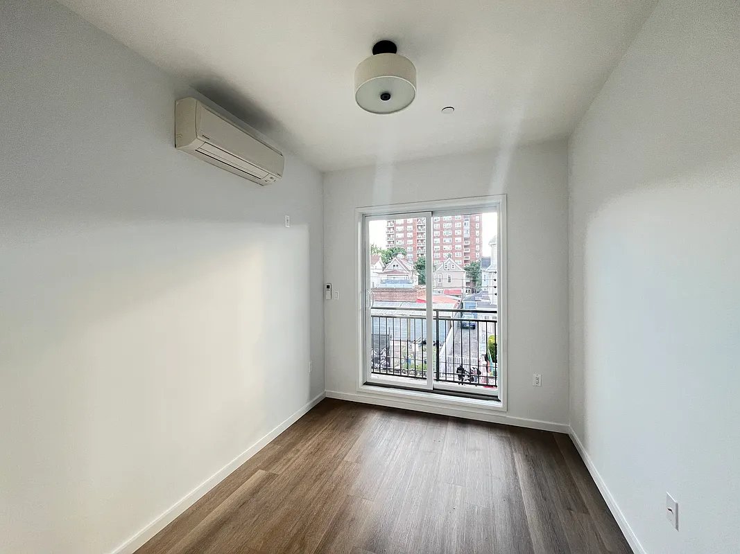 Spacious 2-Bedroom Duplex in Flatbush, Brooklyn – Near 2/5/Q Trains