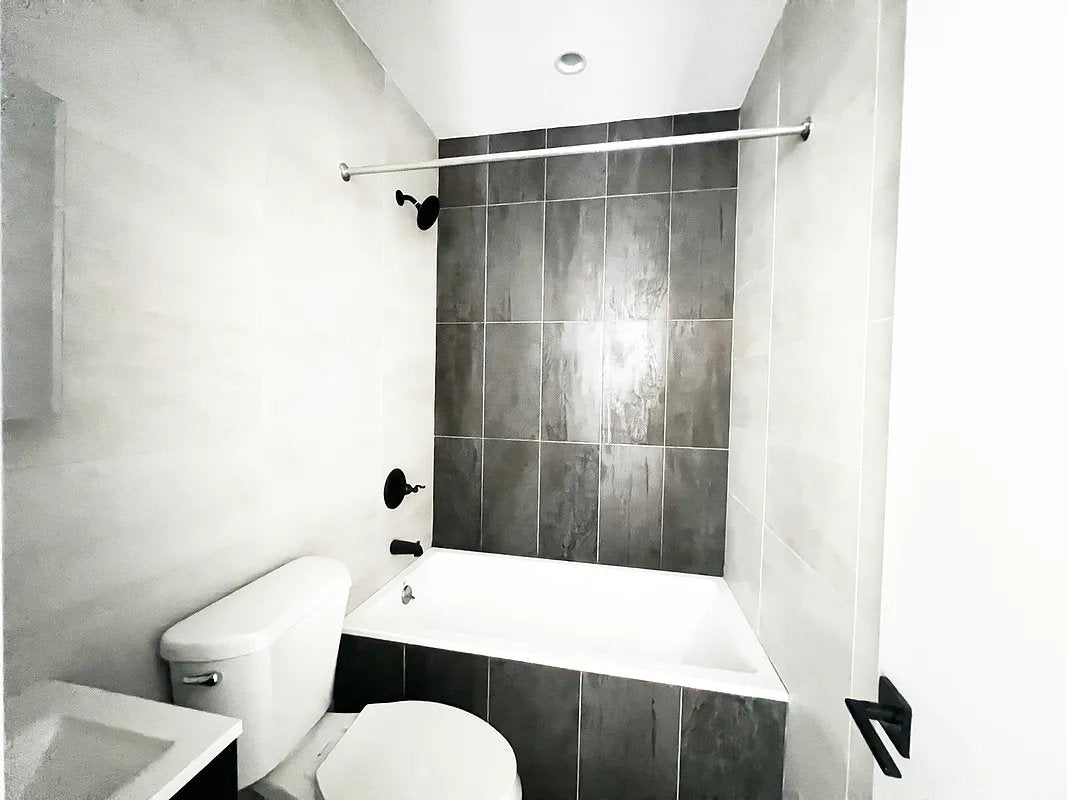 Spacious 2-Bedroom Duplex in Flatbush, Brooklyn – Near 2/5/Q Trains