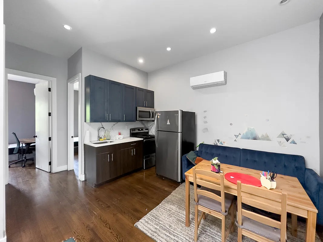 Modern 4-Bedroom Apartment in Crown Heights Brooklyn – Top Floor Unit