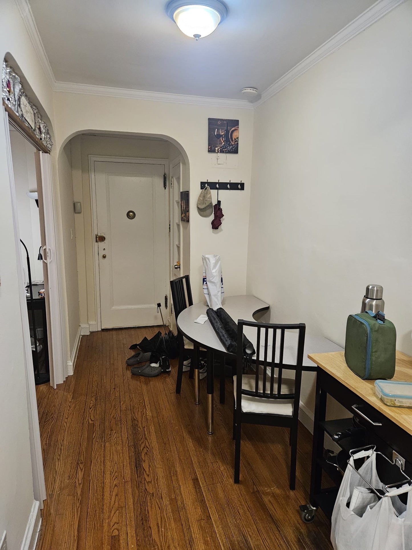 Modern 1-Bedroom Apartment in Forest Hills, Queens – Near E/F/M/R Trains