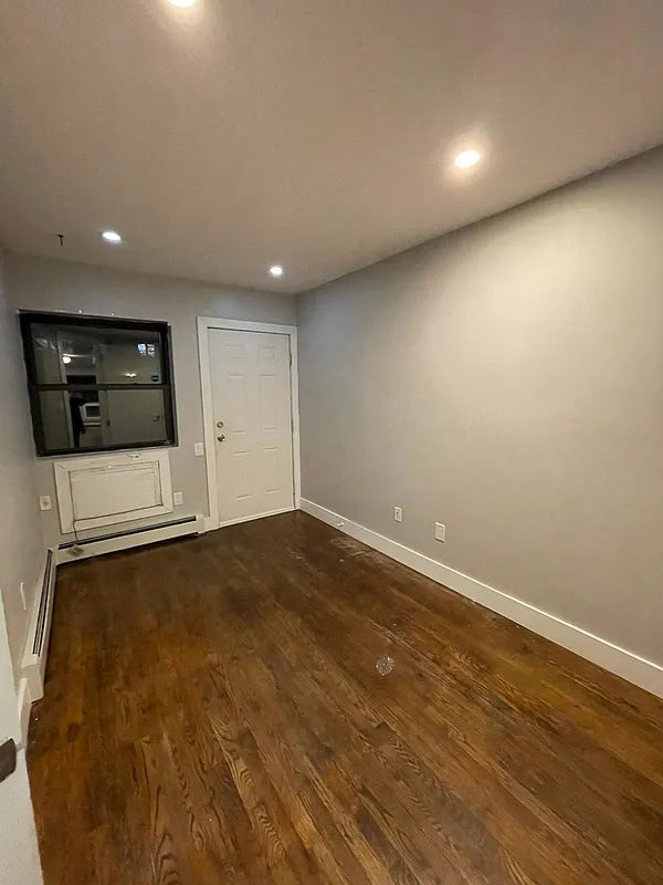 Spacious 3-Bedroom Duplex in Ocean Hill Brooklyn - Near Broadway Junction