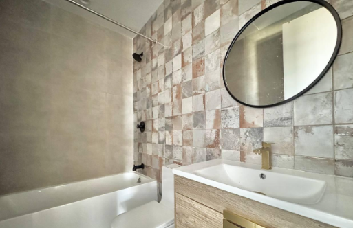 Modern 1-Bedroom Apartment in Flatbush Brooklyn – Private Yard & Rooftop Access