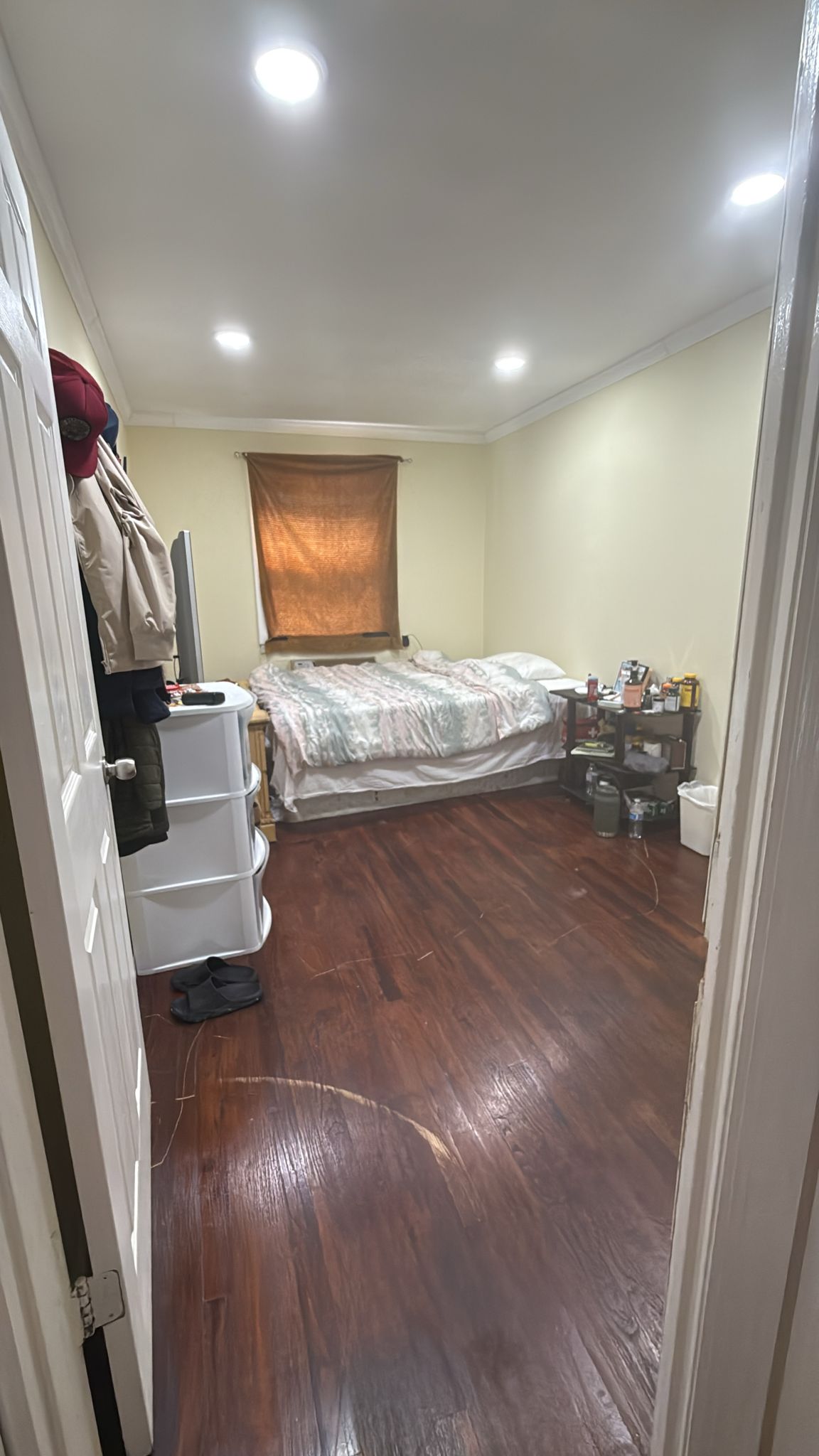 Spacious Room in Jamaica Queens – Female-Only Household