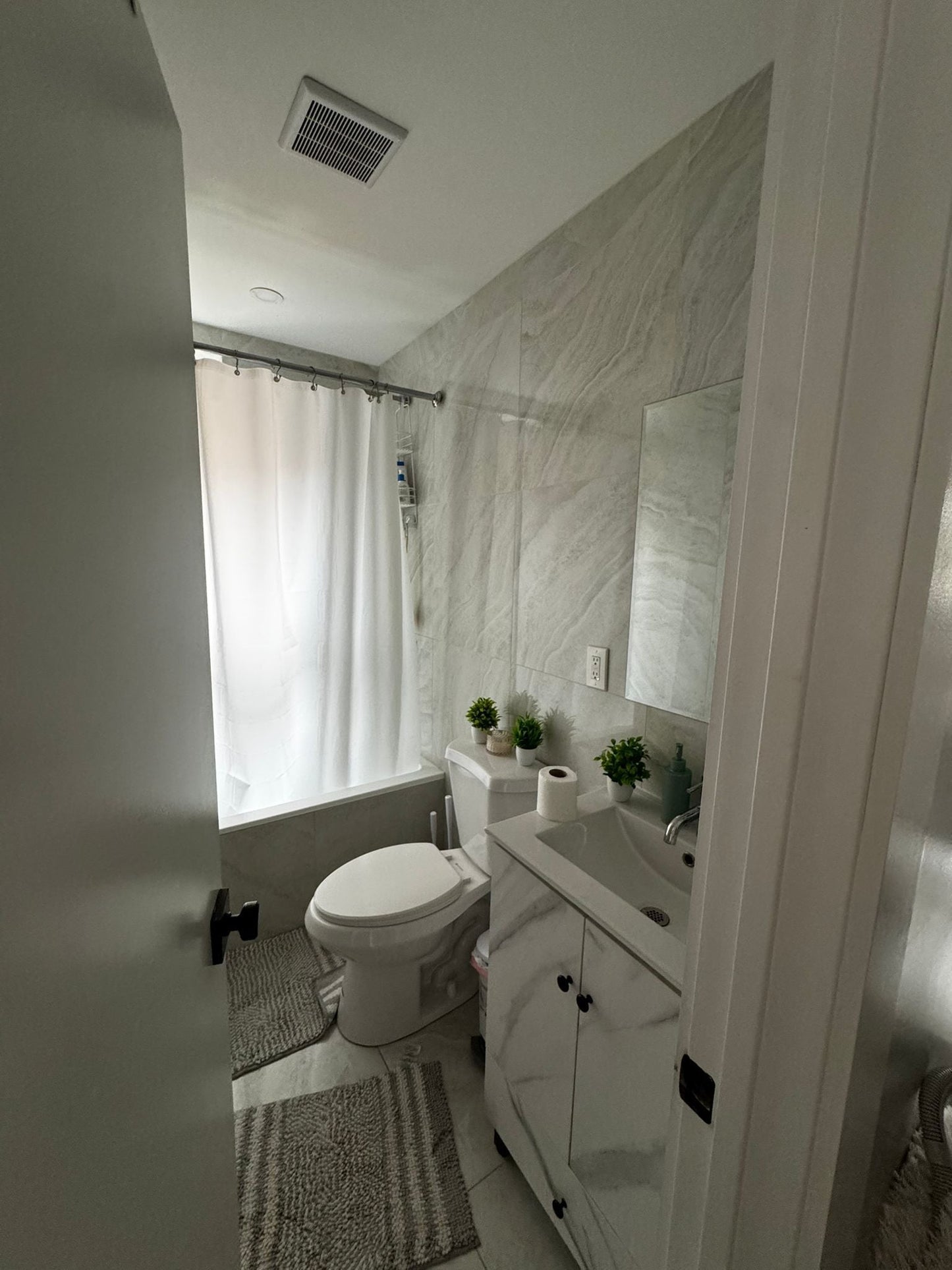 Unfurnished Room in Brownsville Brooklyn – Peaceful Family Setting