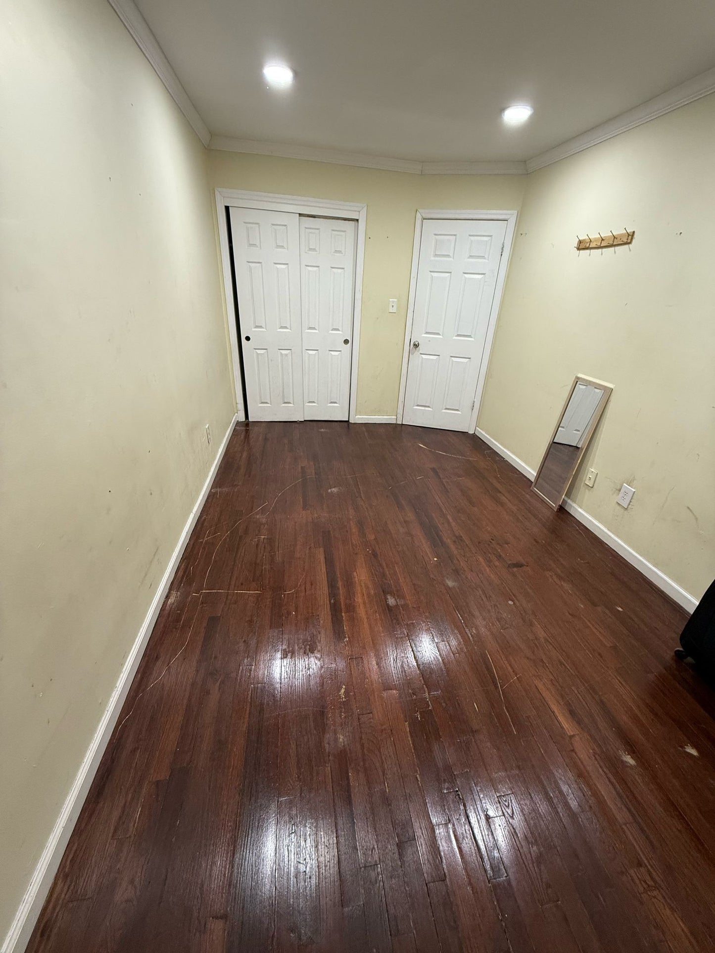 Spacious Room in Jamaica Queens – Female-Only Household