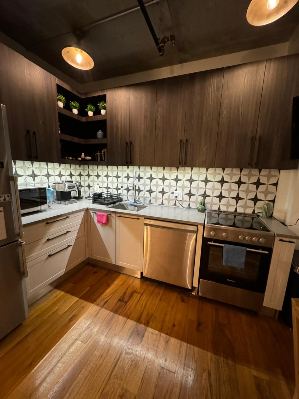 Furnished 1-Bedroom Apartment in Bushwick, Brooklyn – Near L/M Trains