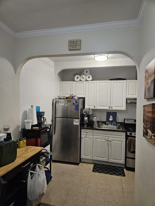 Modern 1-Bedroom Apartment in Forest Hills, Queens – Near E/F/M/R Trains