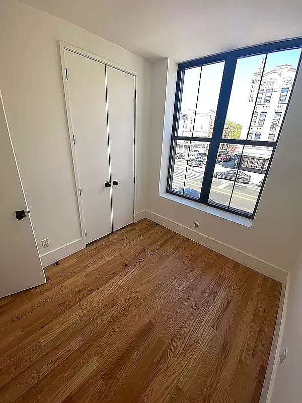 Spacious 3-Bedroom Apartment in Crown Heights, Brooklyn – Near 2/3/4/5 Trains